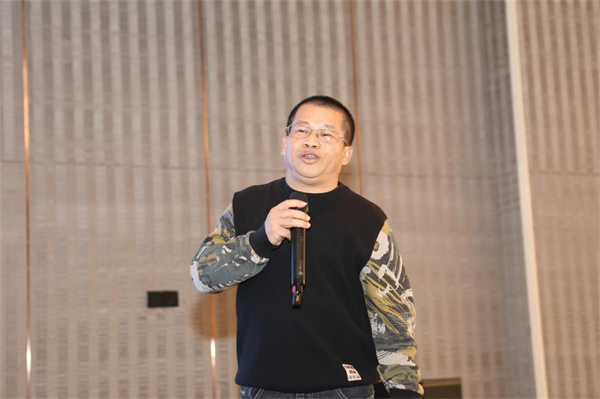 吳錦鋒.jpg